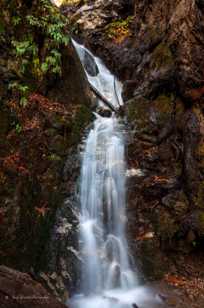 Falls at Julia Pfeiffer Burns-1888.jpg Falls at Julia Pfeiffer Burns-1888.jpg